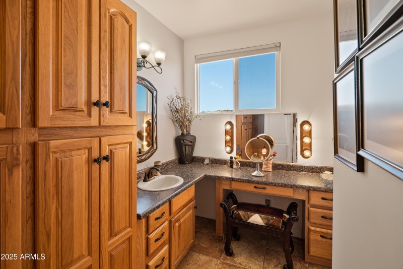 JL_7375SlidingStopLane-interiors-29