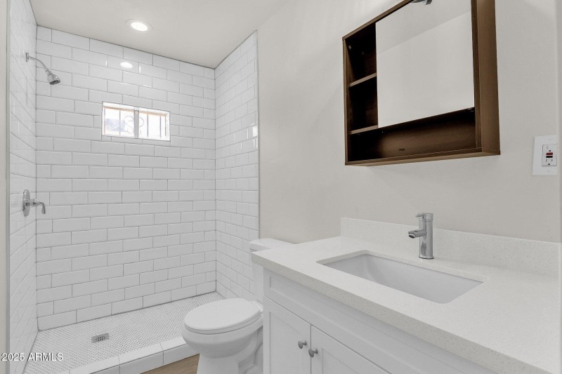 36-web-or-mls-325-n-17th-dr-a-b-c