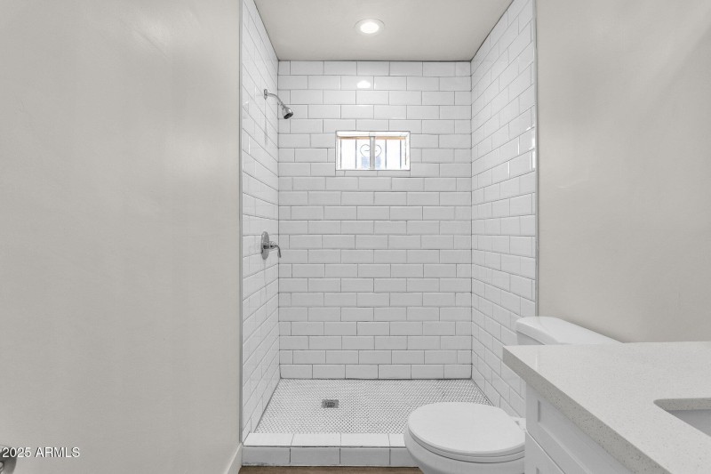 37-web-or-mls-325-n-17th-dr-a-b-c