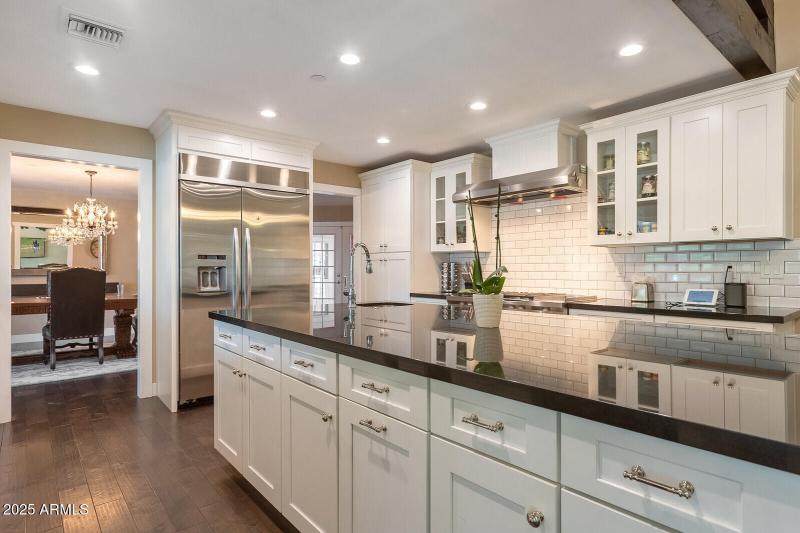 16_12140_N_76th_Ct__16_mls