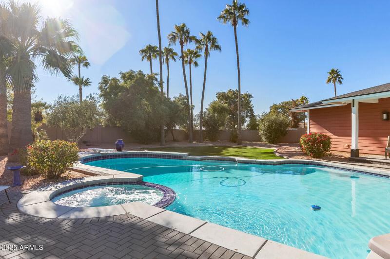 77_12140_N_76th_Ct__77_mls