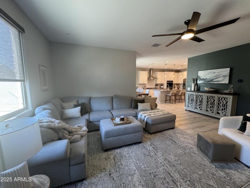 Modern Living Room Comfort