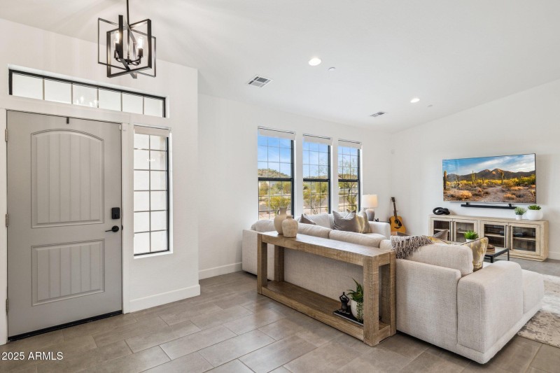 5-web-or-mls-16710-e-trevino-dr