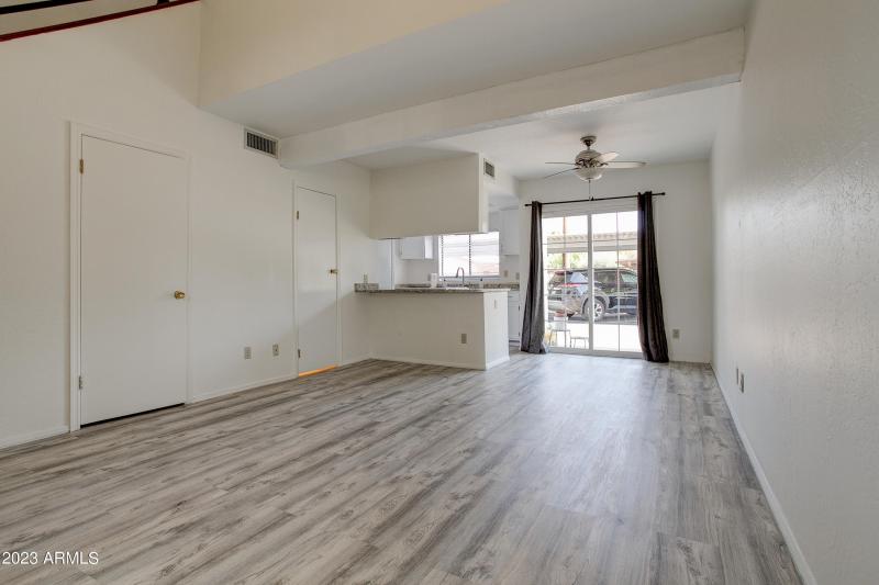 2215 W Agusta ave phx 103-9