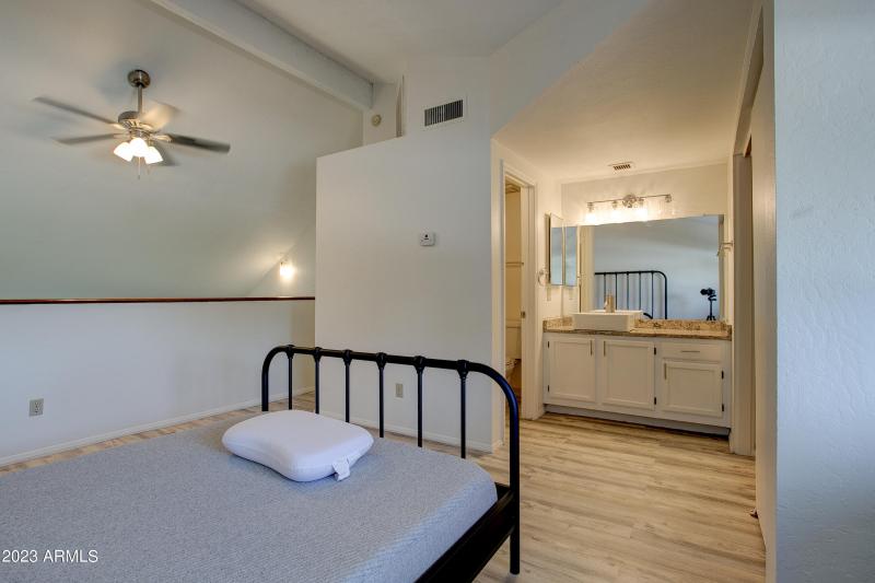 2215 W Agusta ave phx 103-22