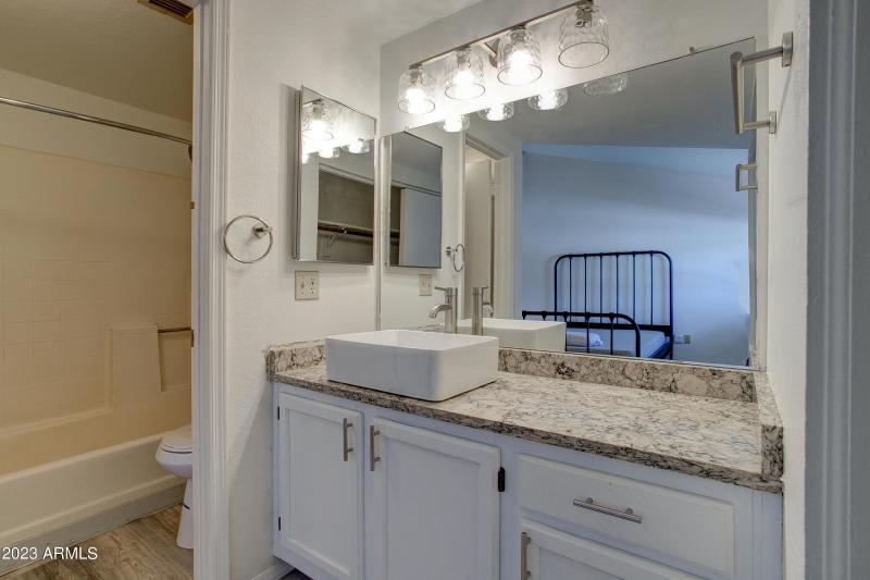 2215 W Agusta ave phx 103-26