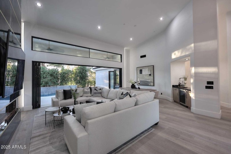 Huge Entertainment Room