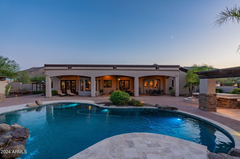 144-web-or-mls-Hombre-twilight-23