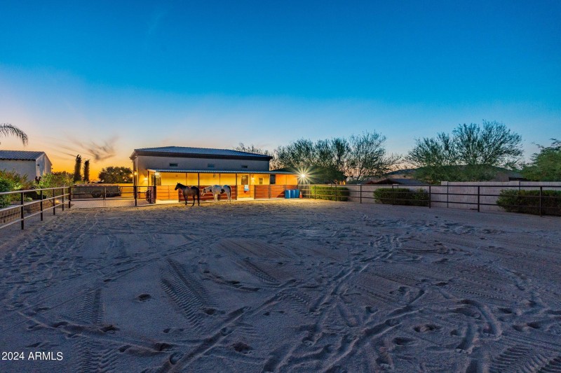 171-web-or-mls-Hombre-twilight-50