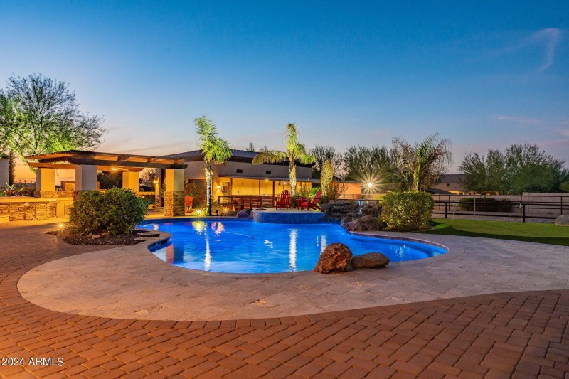 174-web-or-mls-Hombre-twilight-53