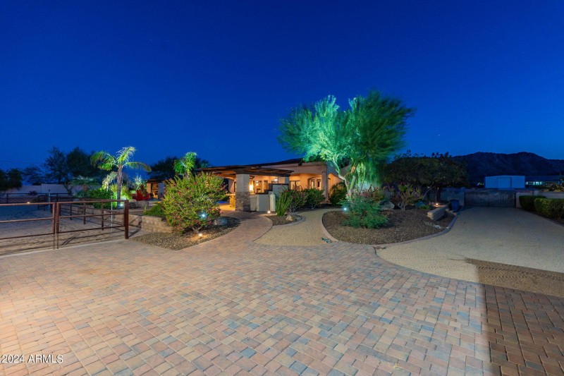 184-web-or-mls-Hombre-twilight-64