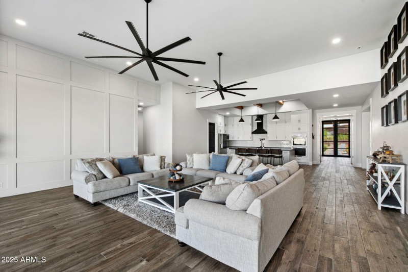 010__11186 W Dove Roost Rd