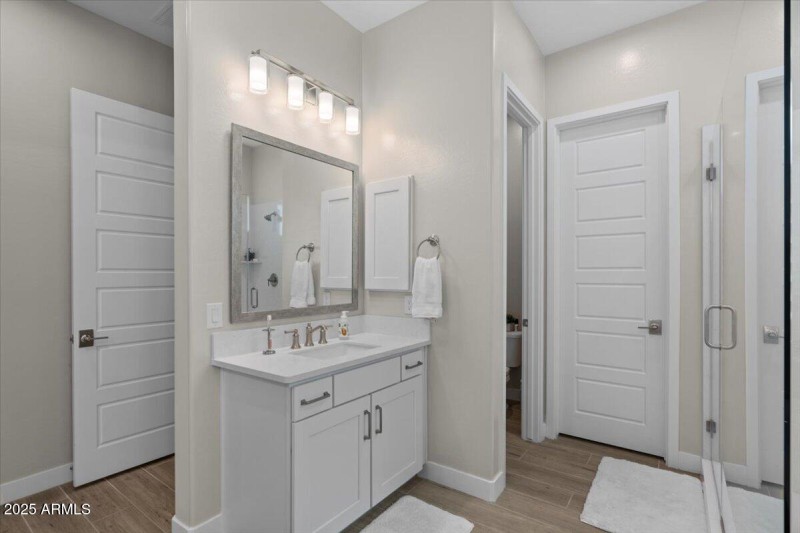 042-Primary bathroom