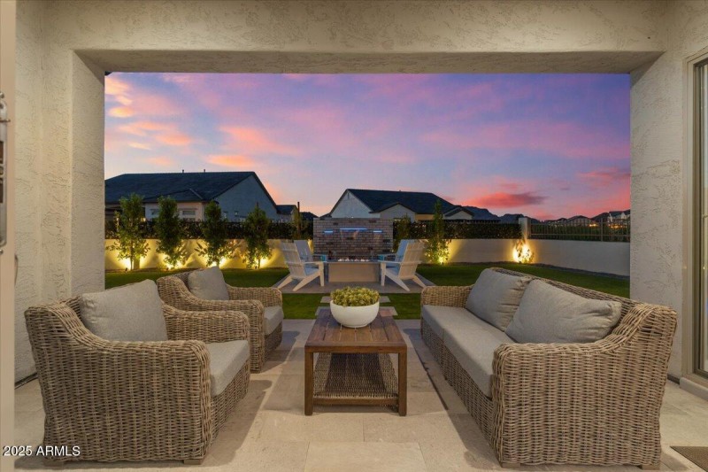 079-Back yard twlight