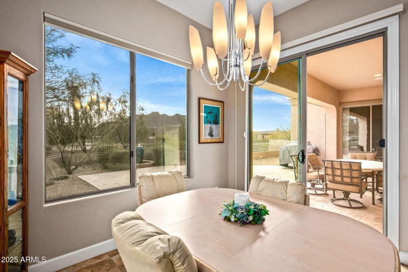 021_Breakfast Nook Views