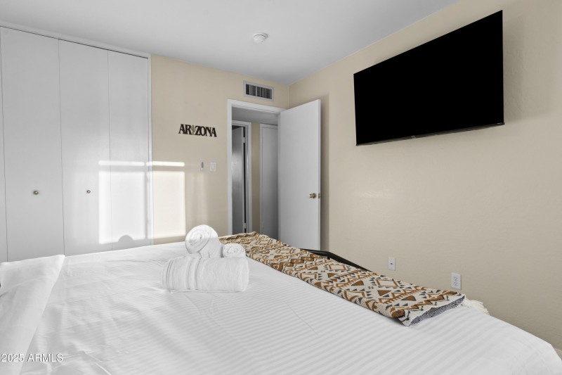 18_8655_E_Monte_Vista_Dr__18