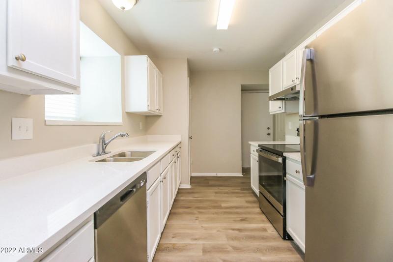 008-photo-kitchen-11595981