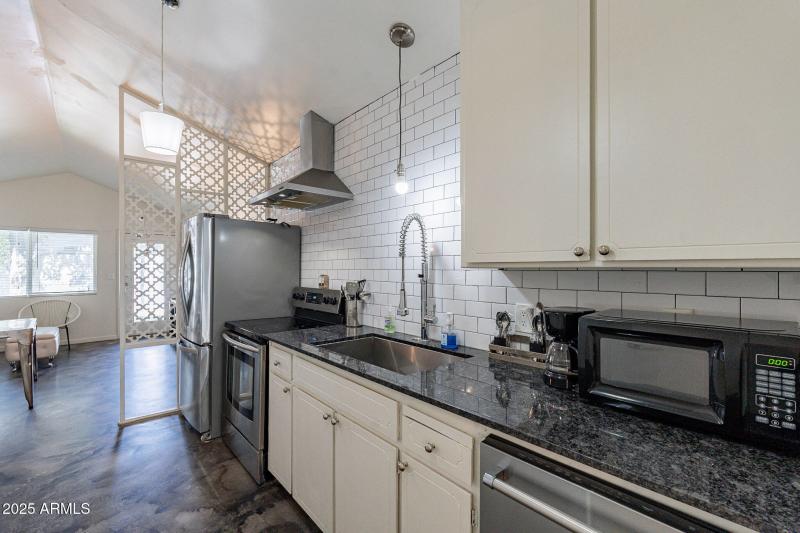 18-web-or-mls-College-18