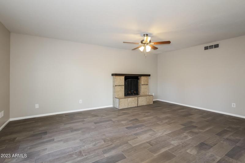 004-photo-living-room-7015374