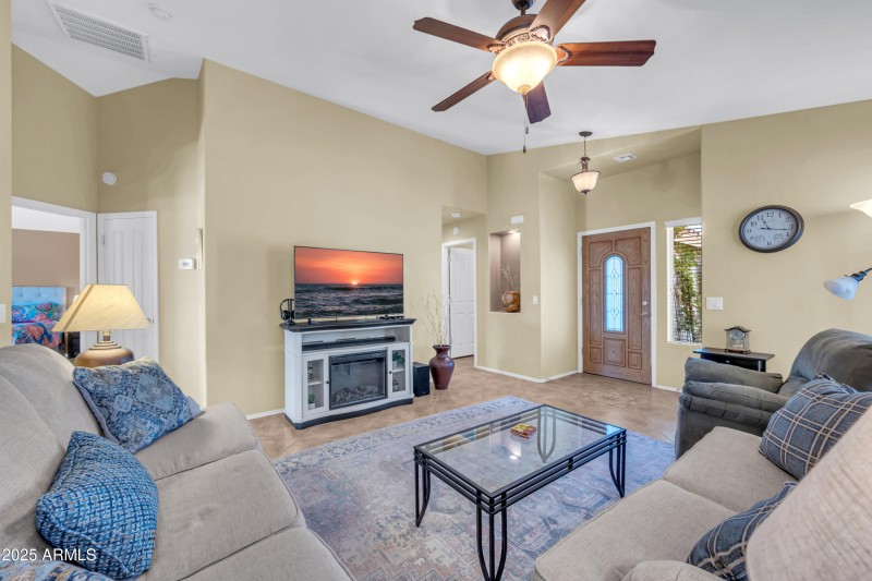 2431 E Hancock Trl-2