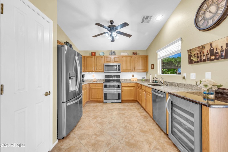 2431 E Hancock Trl-13