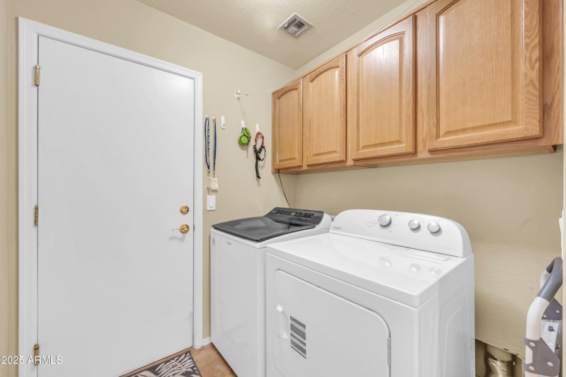 2431 E Hancock Trl-25