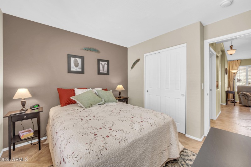 2431 E Hancock Trl-26