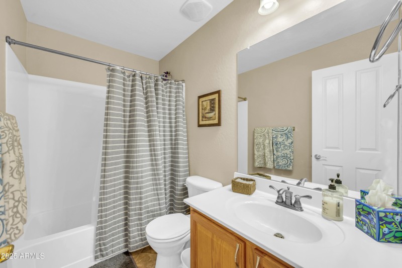 2431 E Hancock Trl-28