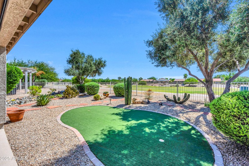 2431 E Hancock Trl-31