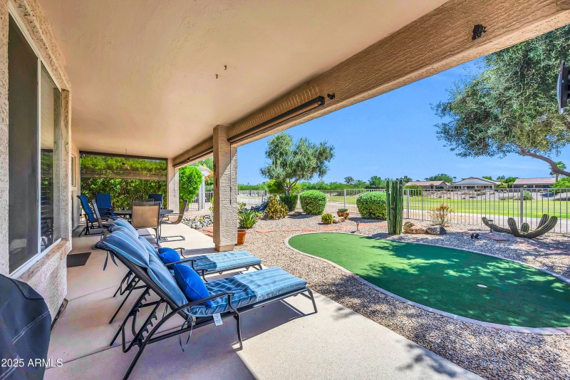 2431 E Hancock Trl-35