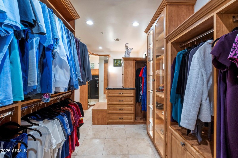 27-Primary Walk in Closet