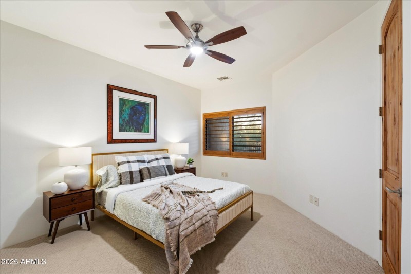 28-Bedroom2
