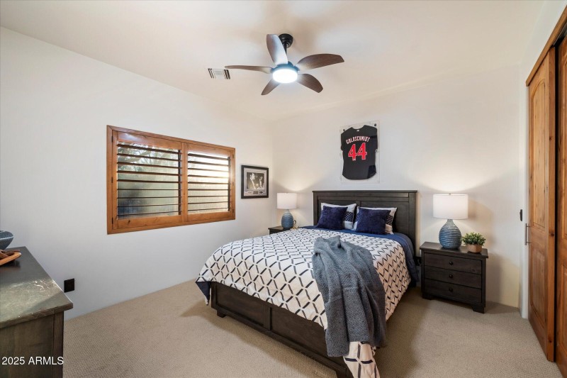 29-Bedroom3