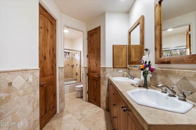 30-Bathroom2
