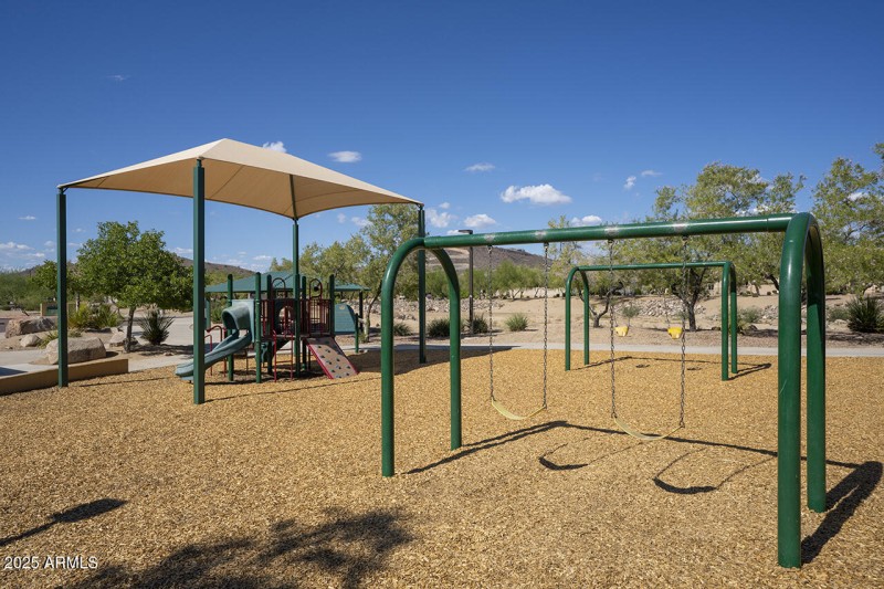 via_de_pedro_miguel_neighborhood_03