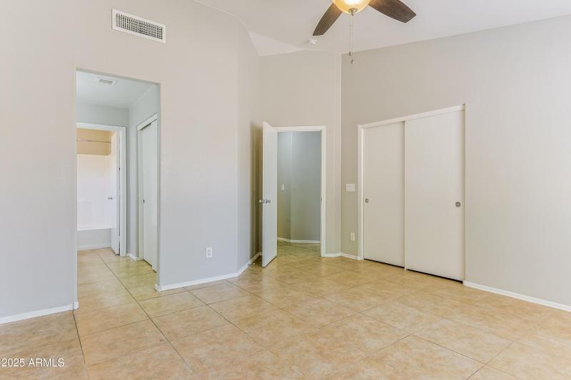 022-photo-primary-bedroom-12948000