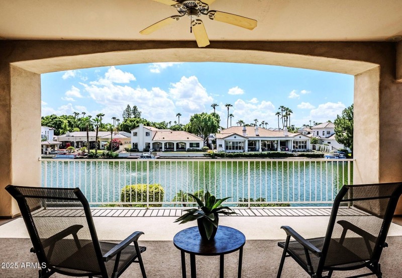 Balcony with Views of the Lake