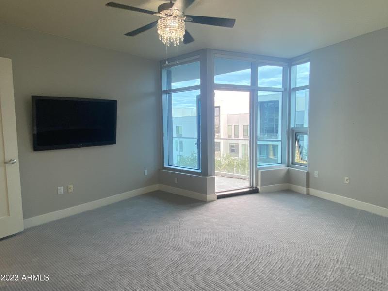 Master Bedroom:Balcony