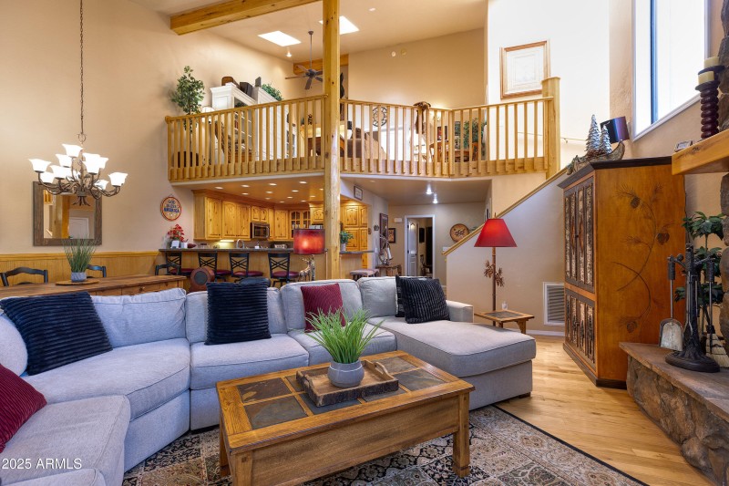 018_photo18_3723_crown_dancer_dr._pt_kar