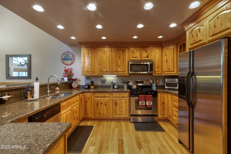 023_photo23_3723_crown_dancer_dr._pt_kar