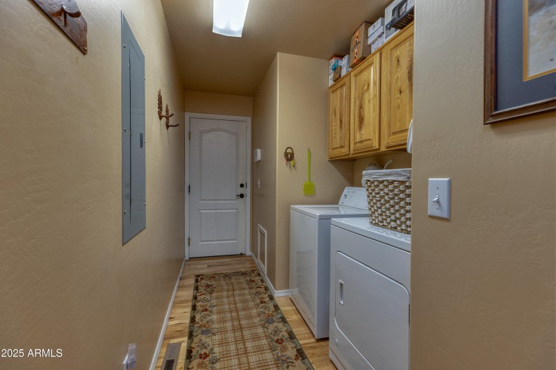 029_photo29_3723_crown_dancer_dr._pt_kar