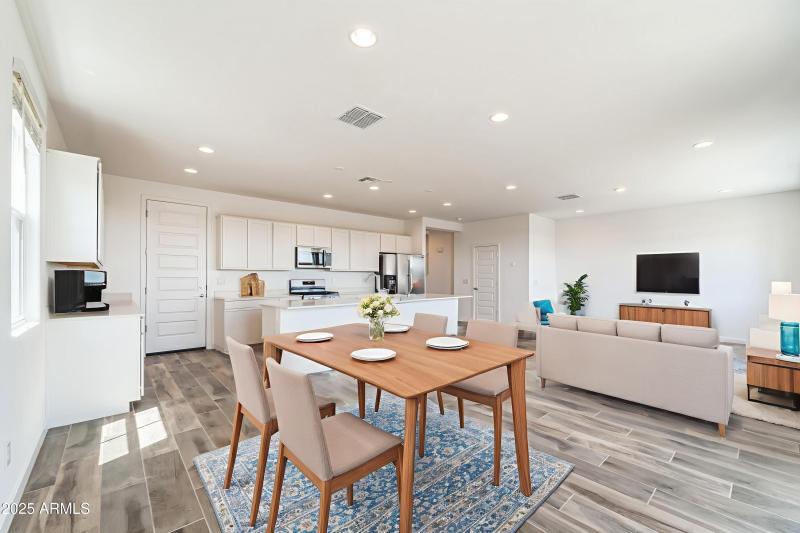 16_10103_E_Ulysses_Ave_Mesa_AZ_85212_USA