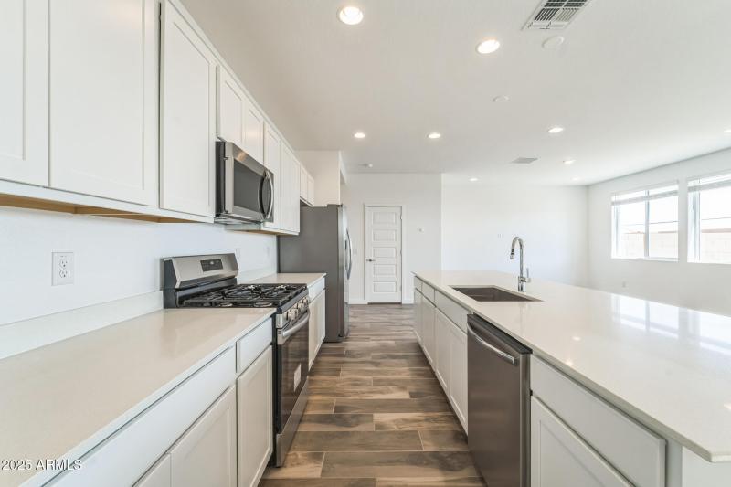 24_10103_E_Ulysses_Ave_Mesa_AZ_85212_USA