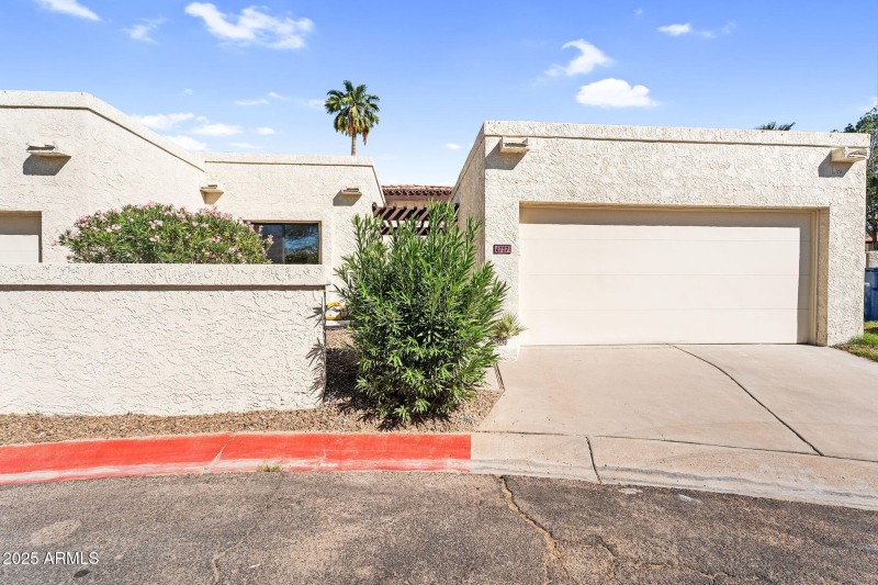 2-web-or-mls-4727 E Euclid Ave -2