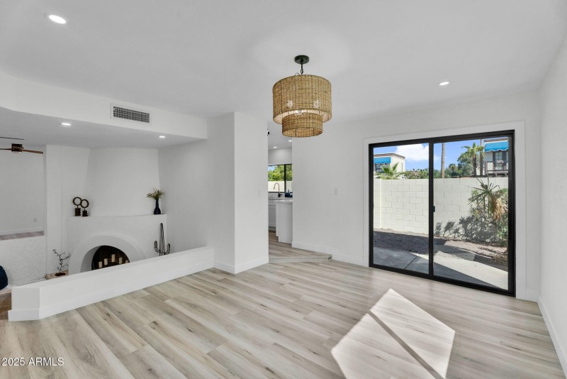 20-web-or-mls-4727 E Euclid Ave -20