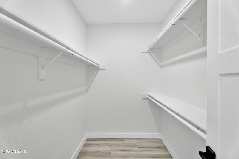 30-web-or-mls-4727 E Euclid Ave -26