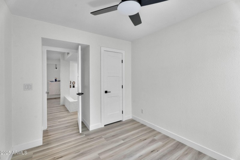 34-web-or-mls-4727 E Euclid Ave -34