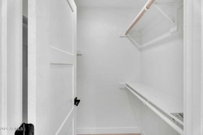 36-web-or-mls-4727 E Euclid Ave -36