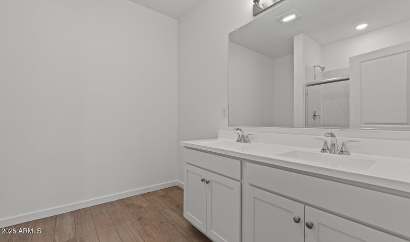 MR Lot #69 Primary Bath (Large)