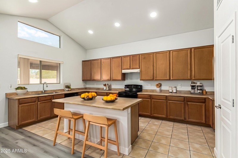 21-Meadowbrook - Kitchen - Scandinavian